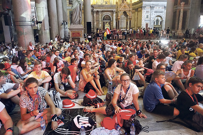 Die österreichischen Minis füllten die Basilika St. Paul und feierten dort Gottesdienst