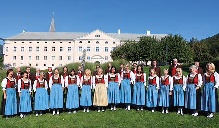 Der Grenzlandchor Arnoldstein lässt im Kärntner Liedgut die „Verbindung der slawischen, romanischen und deutschen Seele“ erklingen. Für Otto Arnoscht wurde diese Musik einst zum Wendepunkt im Leben.   
