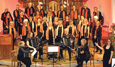 Der Anton Bruckner Kirchenchor singt nicht nur in der Pfarrkirche Ansfelden, sondern gibt auch Konzerte bei Ereignissen wie der Landesgartenschau oder der Langen Nacht der Chöre. 