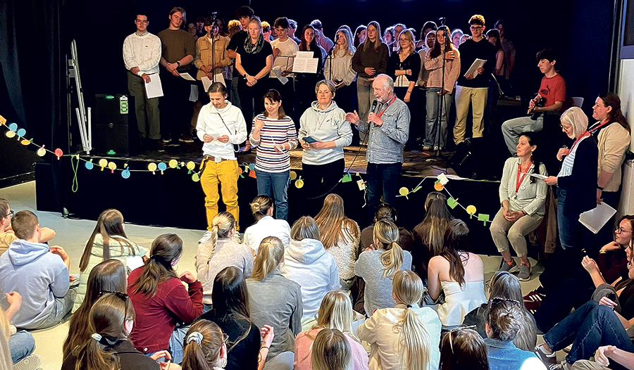 Die Schüler:innen stärkten sich vor den großen Abschlussprüfungen.   