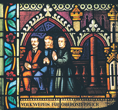  Im nach dem Krieg neu hergestellten Fenster (unten) sind sie leider nicht mehr zu erkennen. 
