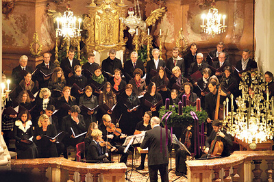 Komponieren zählt auch zu seinen Leidenschaften. Bei der Konzertreihe Musica Sacra sind Chor und Orchester des Diözesankonservatoriums regelmäßig zu Gast.  
