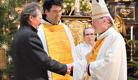 Amtseinführung in der Pfarre  Almtal: Verwaltungsvorstand Markus Johannes Hager, Pfarrer P. Franz Ackerl und Pastoralvorständin Maria Pesendorfer.