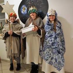 Sternsinger/innen der Pfarre Ostermiething 