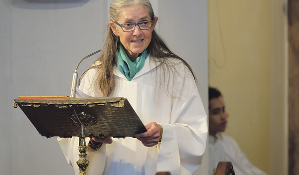 Christine Poltschak ist Wortgottesdienstleiterin in der Pfarre Linz-St. Margarethen.   