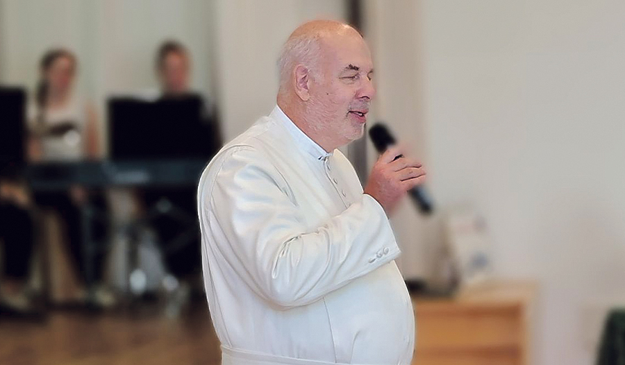 Dechant Paulus Manlik spricht über die Pfarrreform. 