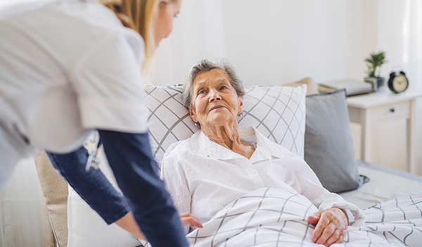 Die klassische Krankenhausseelsorge am Krankenbett wird vermehrt ergänzt um Gesprächsangebote in den tagesklinischen Ambulanzen. 