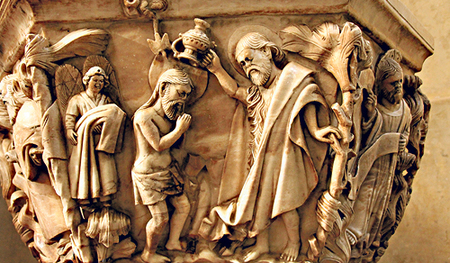 Johannes tauft Jesus: Taufbecken in der Kathe­drale von Ávila (Spanien)       