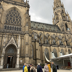 Zur Einstimmung der Führung Blick auf den Dom.