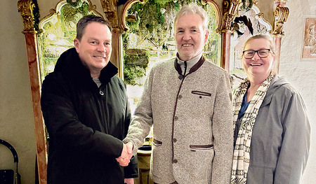 In der Pfarre Neuhofen freut man sich über die neue Beichtstuhlkrippe.   