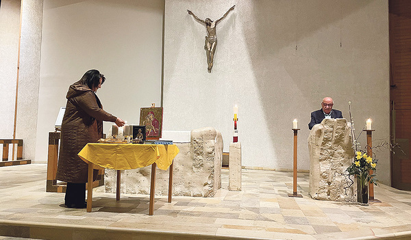 Gemeinsame Feier in der Pfarrkirche auf dem Harter Plateau in Leonding 