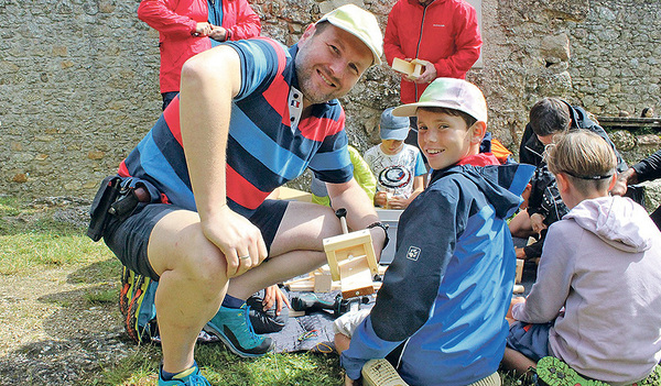 Beim Vater-Kind-Wochenende wurde miteinander gebohrt, geschraubt und zusammengebaut.  