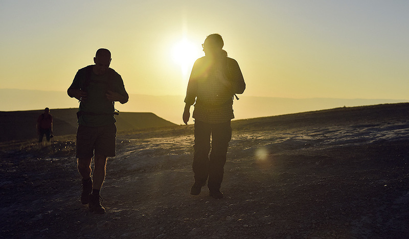 Im Anfang das Wort. Sonnenaufgang in der Judäischen Wüste.