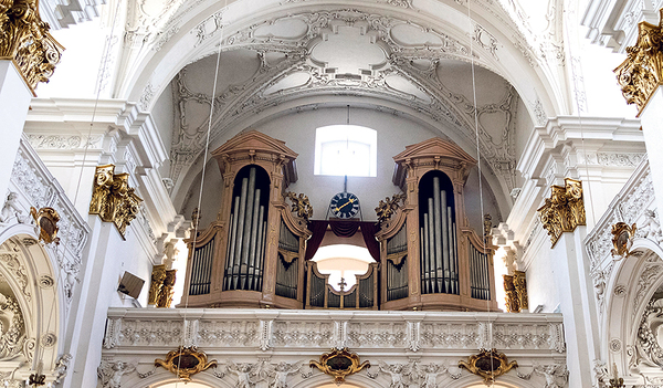 An der Orgel im Alten Dom (Jesuitenkirche) in Linz verbrachte Anton Bruckner sehr viele Stunden. Sie ist ebenso wie die große Orgel im Stift Sankt Florian ein Werk von Franz Xaver Chrismann.