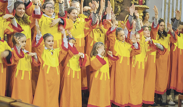 Auftritt der „KISI – God’s singing kids“ beim Jubiläum in Altmünster    