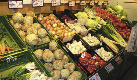 Einladung beim Winkler Markt AuhofGem?se, Gem?seabteilung, Sellerie, Zwiebel, Kraut, Lauch