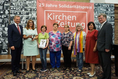 Betreuerinnen-Café Leonstein mit Landeshauptmann Mag. Thomas Stelzer, Sozial-Landesrätin Birgit Gerstorfer, MBA, und Bischof Dr. Manfred Scheuer.