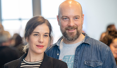 Die Schauspieler Stephan Zinner und Anne Schäfer beim Dreh zu „Himmel, Herrgott, Sakrament“. 