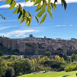 24. Oktober: Die 2,5 km lange Mauer um Avila