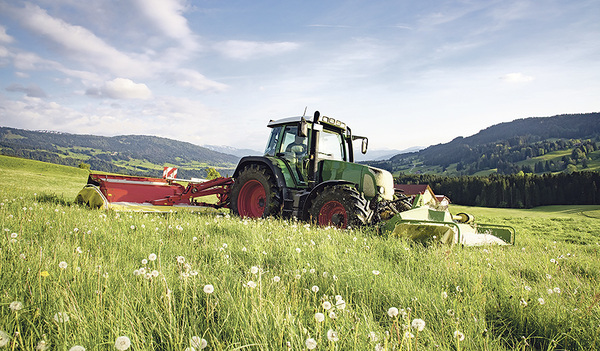 Die Landwirte versorgen die Bevölkerung mit Lebenmitteln und erhalten gleichzeitig die Kulturlandschaft. 