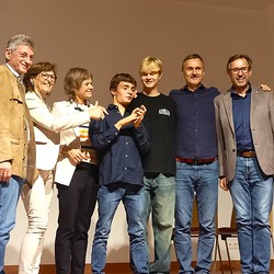 Familie Kubik mit Dr. Manuela Baumgartner und Bürgermeister Christian Deleja-Hotko (vlnr: Dr. Helmut und Dr.in Manuela Baumgartner, Birgit, Max, Leo u Michael Kubik, Bürgermeister Christian Deleja-Hotko)