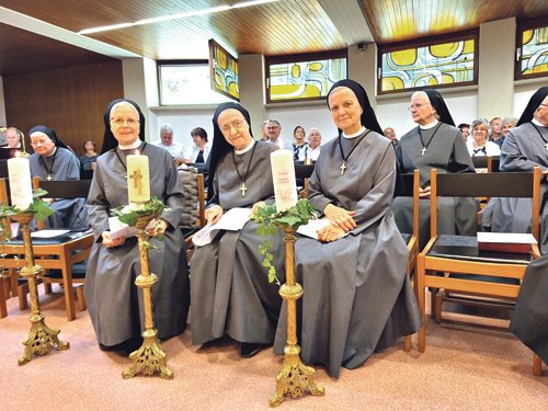 Die Jubilarinnen Sr. Maria-Michaela Kaltenböck (von links),  Sr. Maria-Aloisia Gruber, Sr. Anna-Gertraud Arzt.   