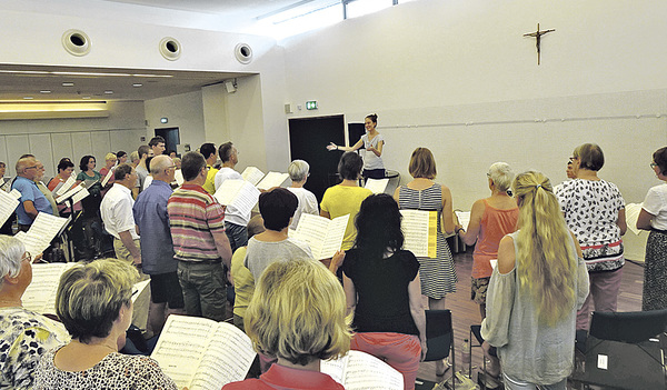 Chorsingwoche: Einmal in einer großen Gruppe singen   