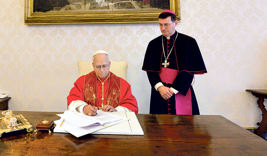 Papst Leo XIV. unterschrieb seine Enzyklika genau 135 Jahre nach der ersten Sozialenzyklika  „Rerum novarum“ von Papst Leo XIII. 
