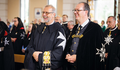 Beim Gottesdienst auf der Pilgerfahrt nach Rom trug Fraʼ Gottfried die liturgische Ordenstracht, die Kukulle. 