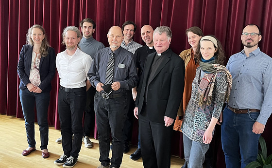 v.l.n.r. Mag. Gudrun Becker, Dr. Georg Winker, Bjarne Kirchmair, Dr. Gerold Lehner, Dr. Reinhard Stiksel, Mag. Samuel Ebner, Bischof Dr. Manfred Scheuer, Mag.a Anna Preiser, Dr. Isabella Bruckner und Mag. Martin Obermeir-Siegrist