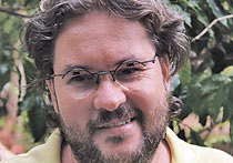 Thomas Bauer, Dokumentarfilmer und Koordinator der Landpastorale CPT, lebt seit 20 Jahren in Brasilien. Seinen Film stellte er in OÖ auf Einladung von Welthaus Linz vor. 