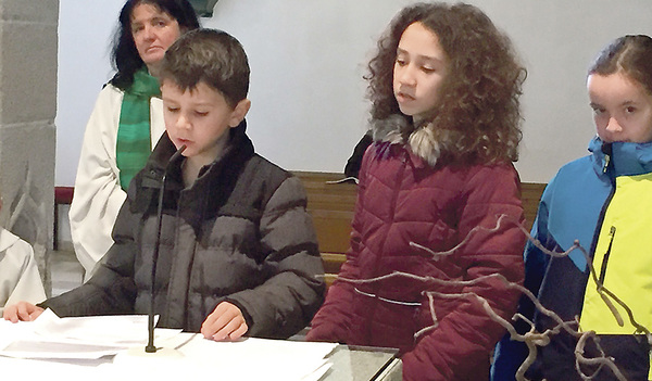 Familienwortgottesdienst  in St. Martin im Mühlkreis. Beim anschließenden Pfarrcafé gab es Köstlichkeiten aus den Heimatländern der Kirchenbesucher/innen.  