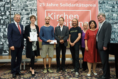 Vertreter/innen der Leisenhofgärtnerei Linz mit Landeshauptmann Mag. Thomas Stelzer, Sozial-Landesrätin Birgit Gerstorfer, MBA, und Bischof Dr. Manfred Scheuer.