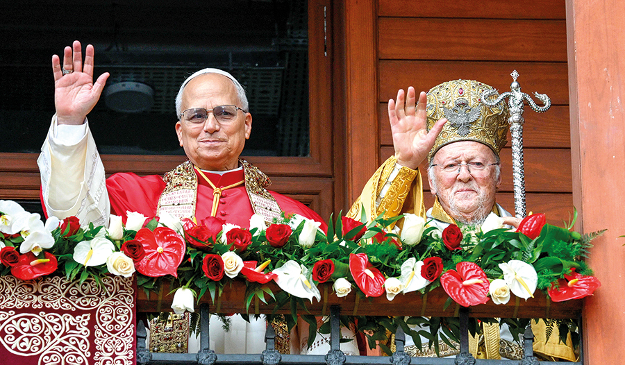 Papst Leo XIV. und Bartholomaios I., griechisch-orthodoxer Ökumenischer Patriarch von Konstantinopel und Ehrenoberhaupt der Weltorthodoxie, nach einer Göttlichen Liturgie zum Fest des heiligen Apostels Andreas auf dem Balkon des Ökumenischen Patriarc