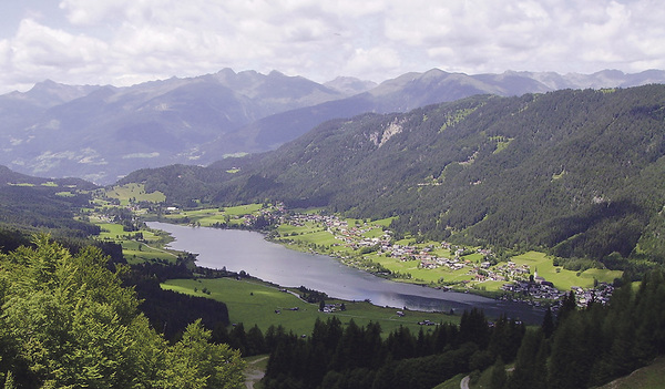 Der See und jeder Quadratmeter Grund mag jemandem gehören. Die wundervolle Landschaft insgesamt aber gehört allen. Zu ihrem Schutz muss jeder etwas beitragen.  