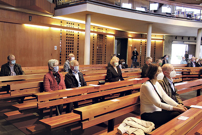 Gottesdienst unter den neuen Bedingungen in Linz-St. Konrad.  