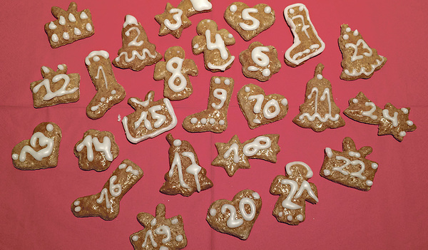 Lebkuchen-Adventkalender. Nicht perfekt, aber mit Liebe gemacht. 