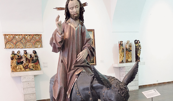 Christus auf dem Palmesel, Bayern (?), um 1490, Holz, alte Fassung, Linz, Schlossmuseum