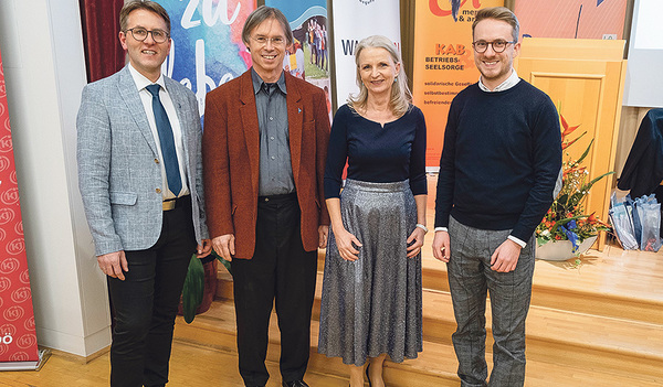 Das neue Kernteam der Katholischen Aktion Oberösterreich (v. l.): Generalsekretär Manfred Hofmann, Vizepräsident Bernhard Steiner, Präsidentin Gabriele Hofer-Stelzhammer und Vizepräsident Jakob Ulbrich 
