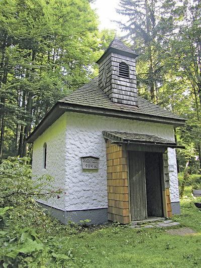 Die Radstattkapelle wurde 1792 erstmals urkundlich erwähnt.    Oftmals stand sie kurz vor dem Verfall. Sie wurde mehrmals renoviert und teilweise neu errichtet.   