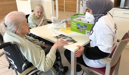 Eines der Projekte: Spielnachmittage mit den SeniorInnen vom Haus Brigittenau 