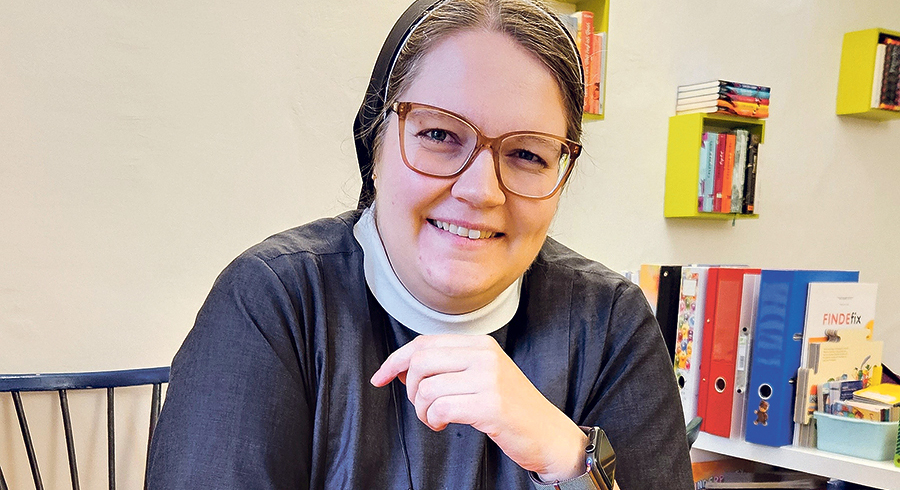 Sr. Idal Vorel ist seit Juni auf TikTok aktiv, und das mit großem Erfolg. Sie hat bereits rund 43.500 Follower.   