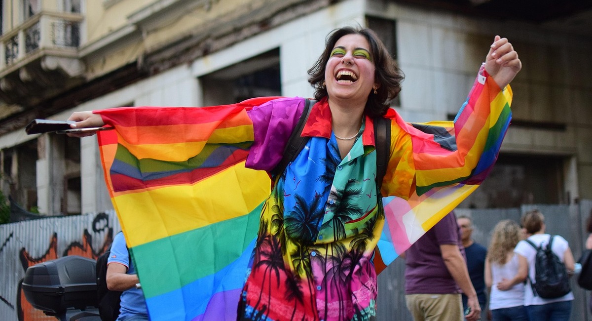 Für die Rechte queerer Menschen gibt es noch viel zu tun / Giorgos Arapekos auf Pixabay Für die Rechte queerer Menschen gibt es noch viel zu tun