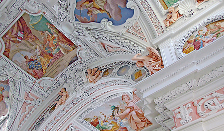 Beeindruckendes Deckenfresko in der Barockkirche Garsten. Am 16. Mai ist dort Tag der offenen Tür.