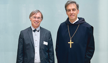 Obmann Bernhard Steiner mit Abt Bernhard Eckerstorfer, der den Gottesdienst hielt.    