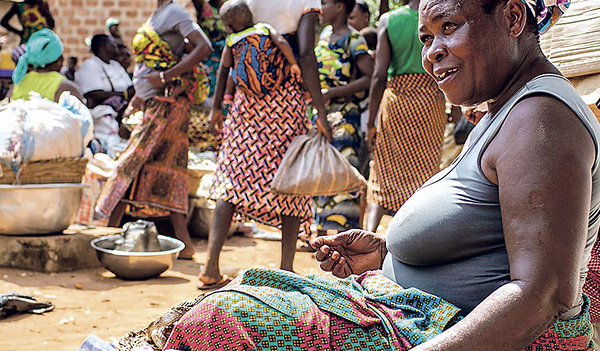 Markt im Küstenort Togoville. Für die Bewohner Togos  ist der Frieden die Voraussetzung für die Entwicklung des Landes.   