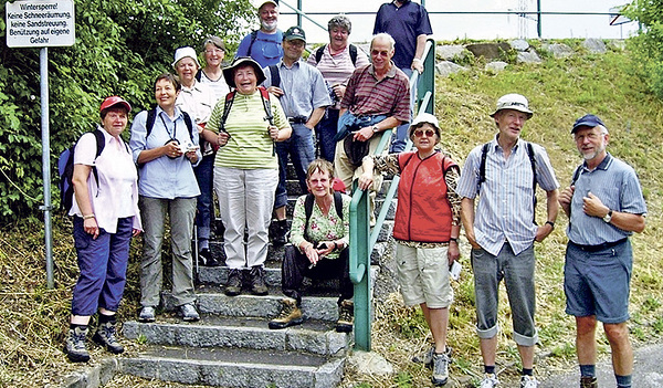 Die Familienrunde ist aus dem Betriebsseminar Linz entstanden. Die Verbindung blieb über all die Jahre bestehen. Mehrmals im Jahr gibt es Treffen und Ausflüge.