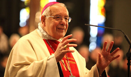 Bischof Maximilian Aichern beim Dankgottesdienst anlässlich 30 Jahre Bischofsweihe im Mariendom am 22. Jänner 2012