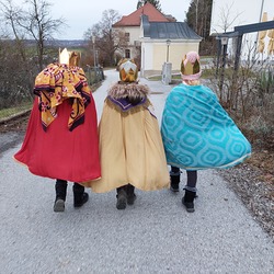 Sternsinger/innen der Pfarre Ostermiething 