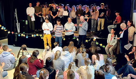 Die Schüler:innen stärkten sich vor den großen Abschlussprüfungen.   